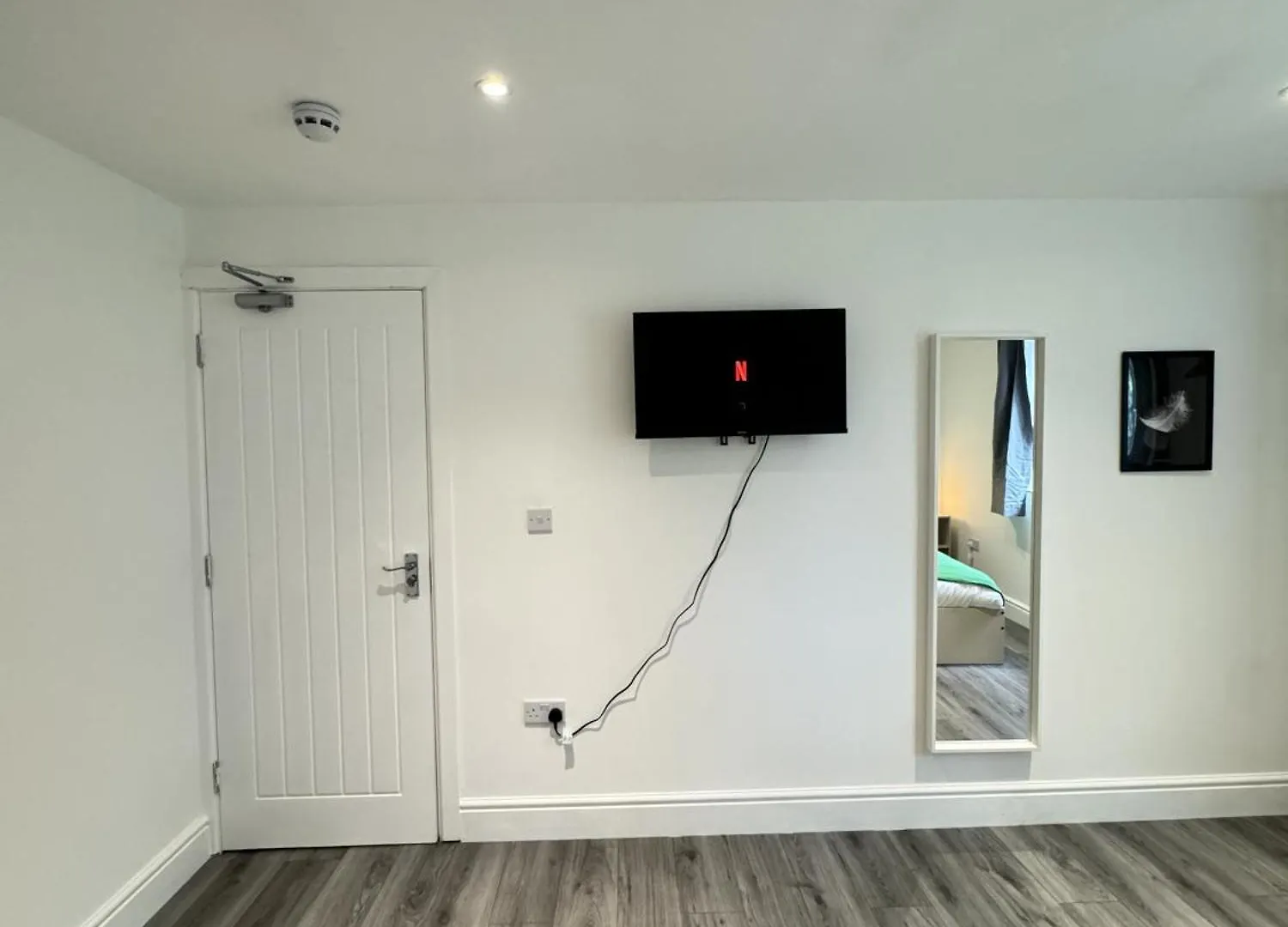 En-Suite Bedroom For Up To 4! Sofa Bed - Near Stratford London