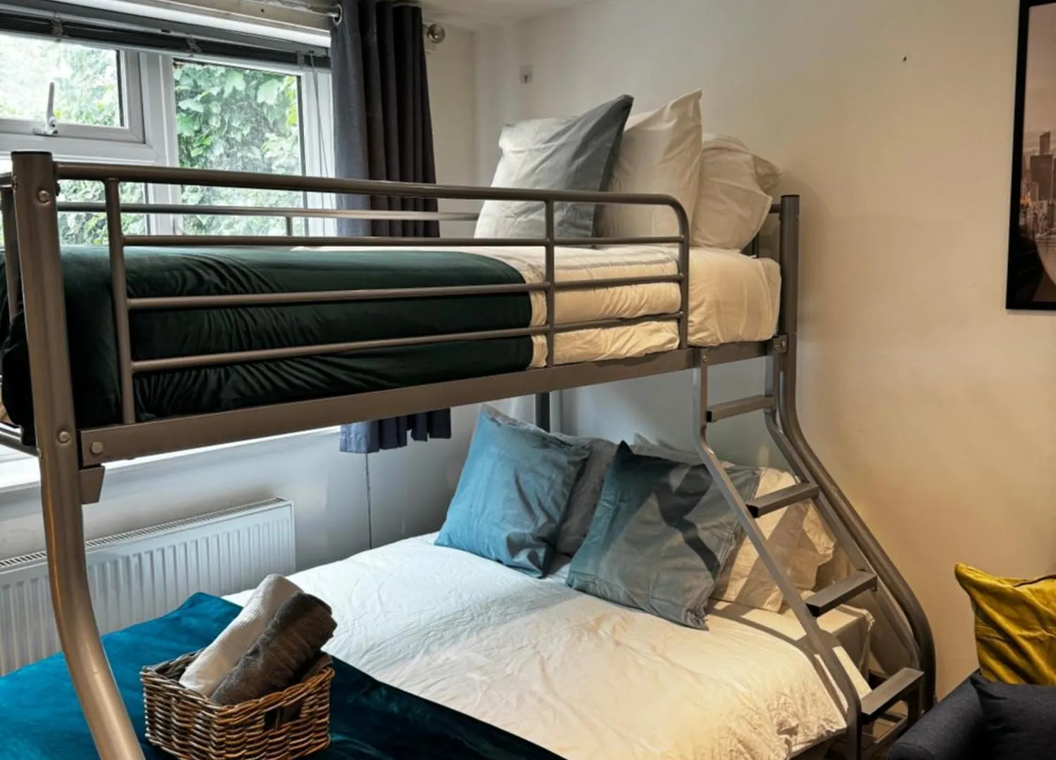 Guest house En-Suite Bedroom For Up To 4! Sofa Bed - Near Stratford London United Kingdom