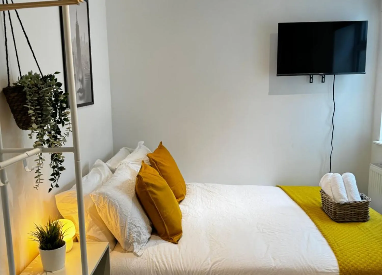 En-Suite Bedroom For Up To 4! Sofa Bed - Near Stratford London Guest house