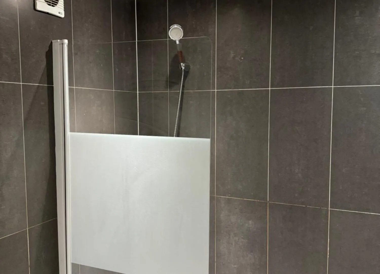 Guest house En-Suite Bedroom For Up To 4! Sofa Bed - Near Stratford London