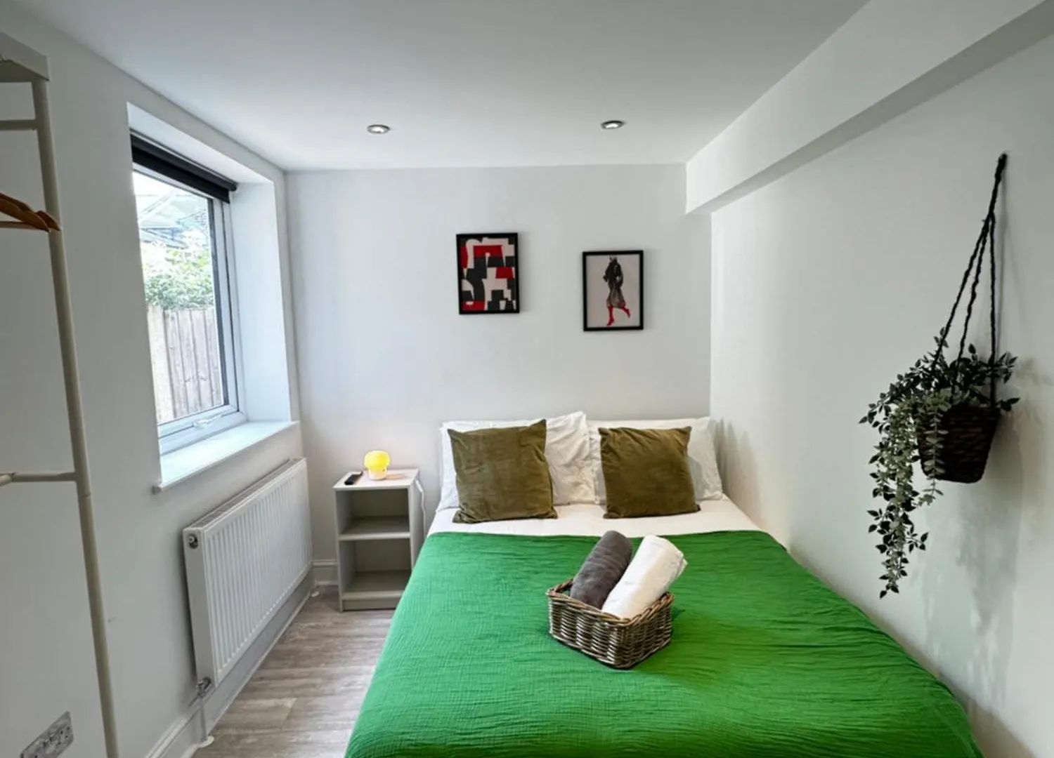 En-Suite Bedroom For Up To 4! Sofa Bed - Near Stratford London Guest house